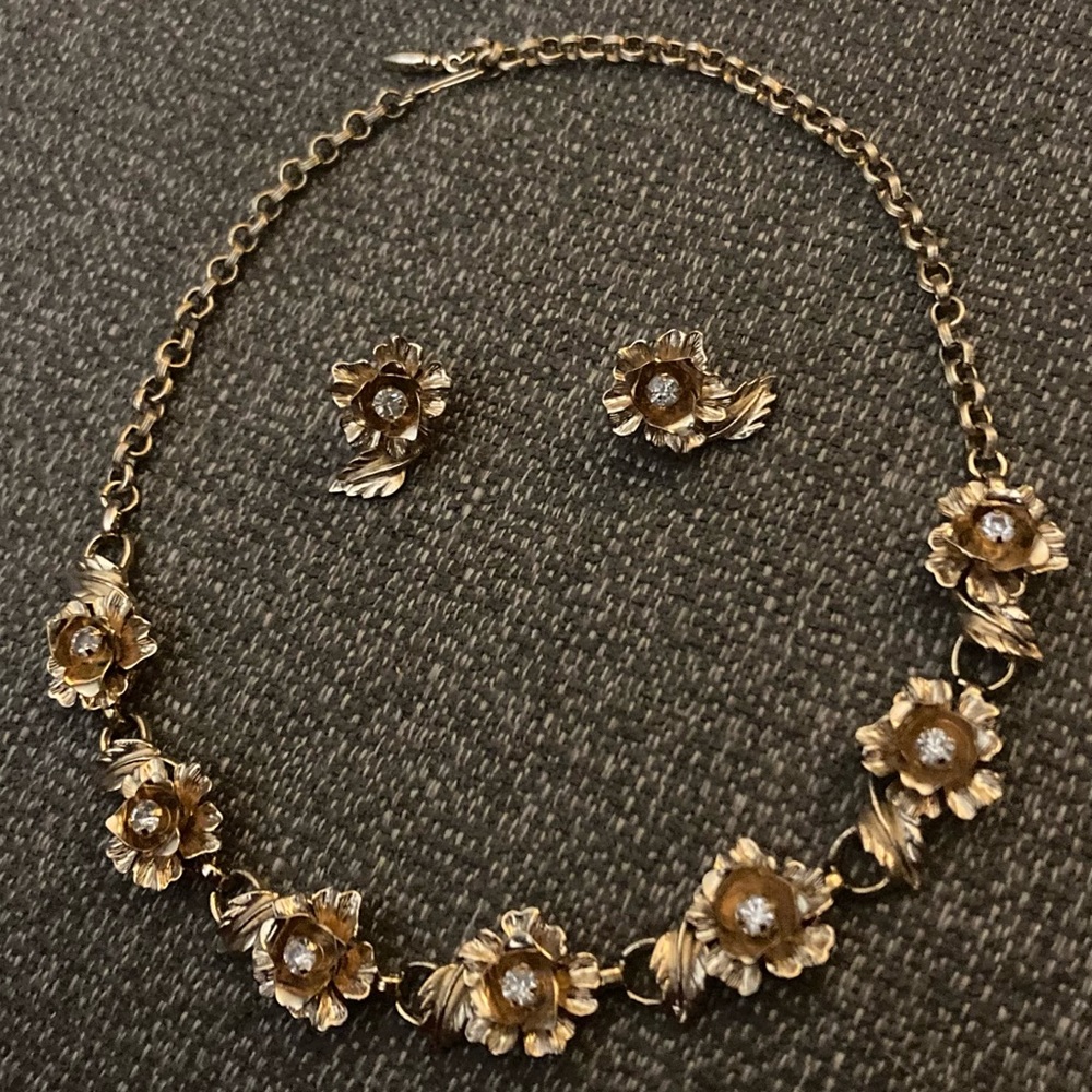 CORO Vintage Gold Tone Crystal Rose Necklace & Clip-On Earring Set - Picture 5 of 10